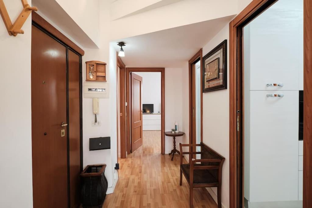 Penthouse 200 Meters From Metro Wi-fi And Ac Appartamento